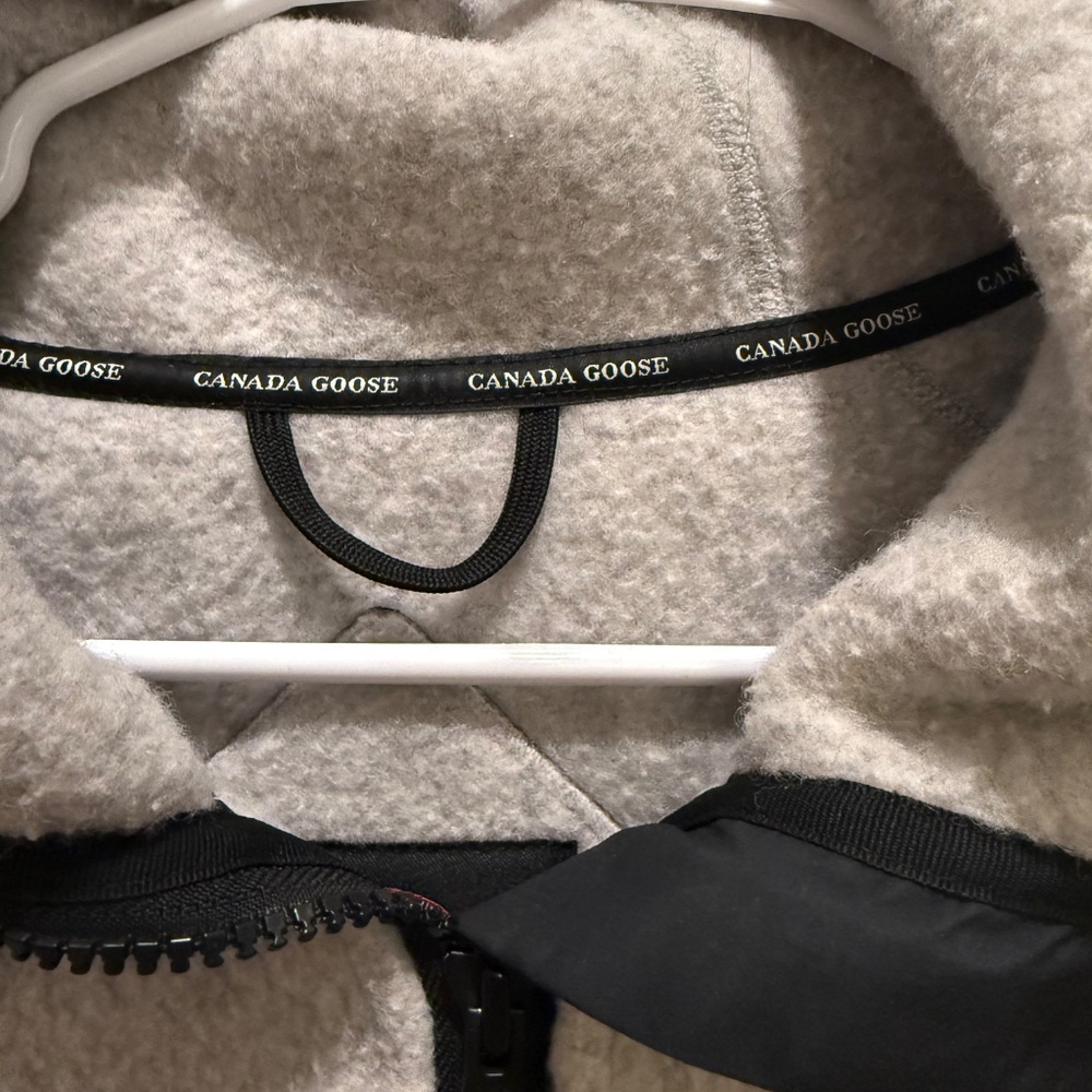 Canada Goose Chilliwack fleece bomber jacket Size Medium - Picture 4 of 7